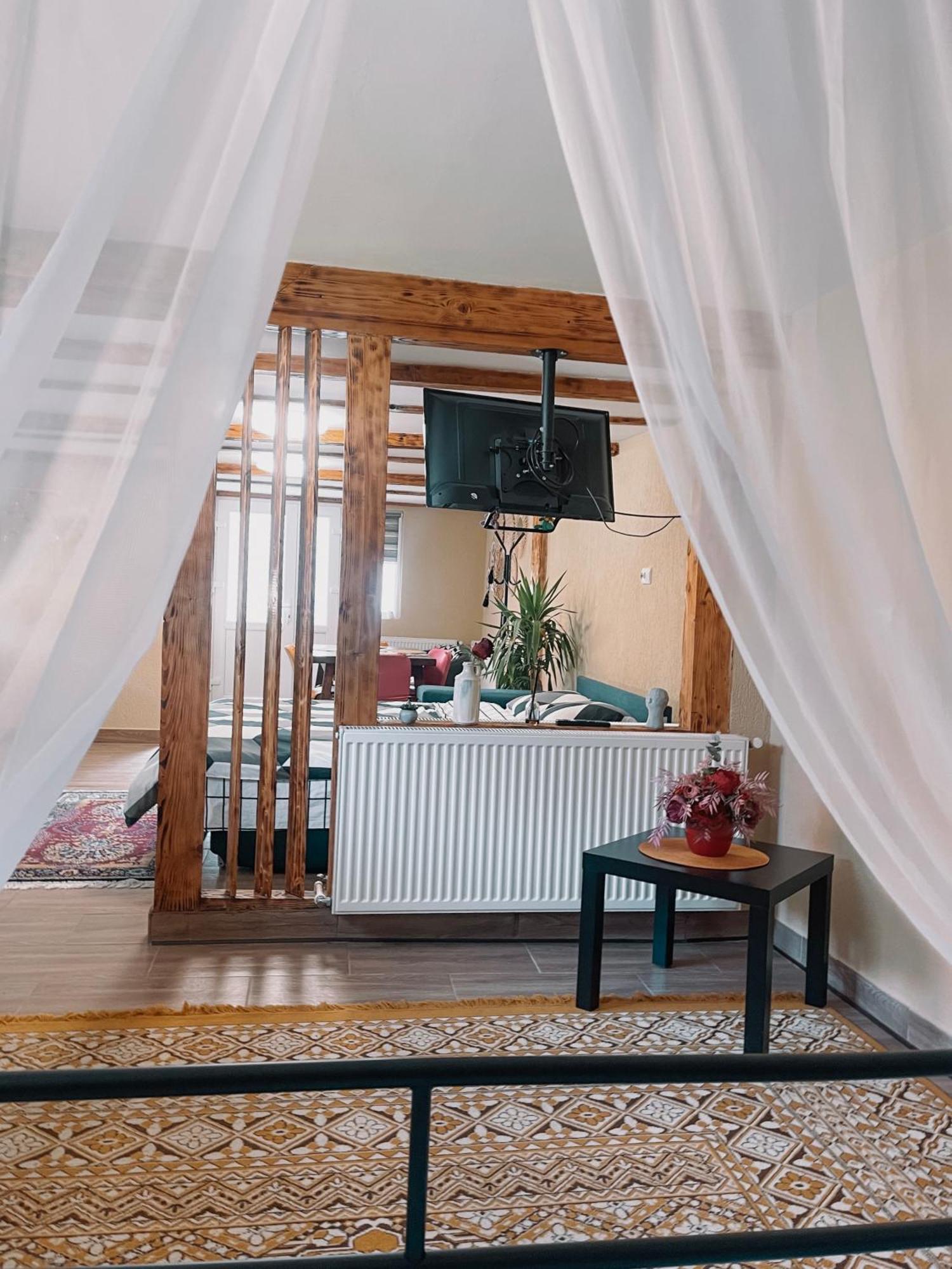Ferienwohnung Yard Studio Rasnov Exterior foto
